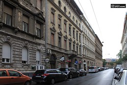 renovated-3-bedroom-apartment-rent-terezvaros-3ff5ceb2ed14672a8f