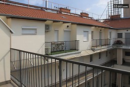 renovated-3-bedroom-apartment-rent-terezvaros-60a11db2a2996a8439