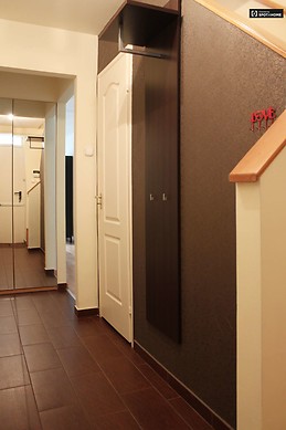 renovated-3-bedroom-apartment-rent-terezvaros-77cc0b6fd2e9df90a6