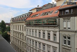 renovated-3-bedroom-apartment-rent-terezvaros-b5a7fae05a9e12f7d9