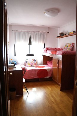 Room in Attic next to Campus San Francisco, Zaragoza