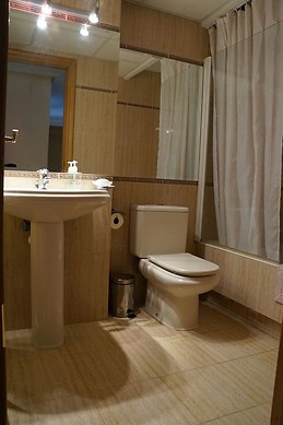 Room in Attic next to Campus San Francisco, Zaragoza