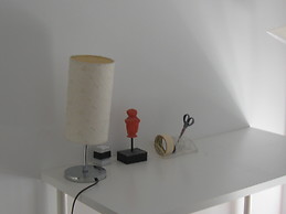 Room in a very bright apartment in the center of Lisbon