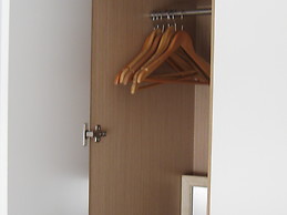 Room in a very bright apartment in the center of Lisbon