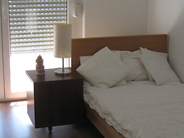 Room in a very bright apartment in the center of Lisbon