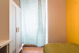 Room near Center of Lisbon