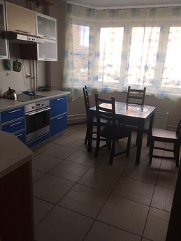 Room with a Russian 20yo girl