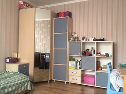 Room with a Russian 20yo girl