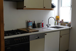 Room in shared flat with balcony in Linz