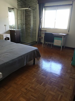 Rooms for students, with shoer and sink quiet place from 19/12