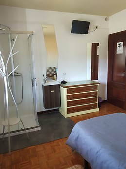 Rooms for students, with shower and sink quiet place