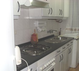 Se alquila habitación en el barrio de Santa Barbara