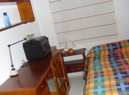 Se alquila habitación en el barrio de Santa Barbara