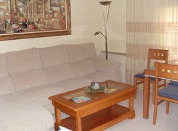 Se alquila habitación en el barrio de Santa Barbara