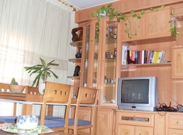 Se alquila habitación en el barrio de Santa Barbara