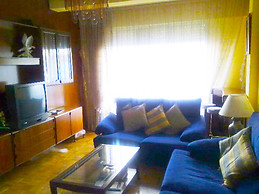 SE ALQUILA HABITACIÓN. RENT A ROOM