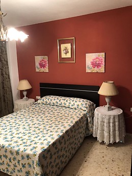 Se alquilan dos habitaciones a chicas