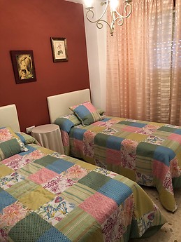 Se alquilan dos habitaciones a chicas