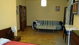 Se alquilan habitaciones en Toledo en el casco, muy cerca de la