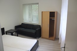 Separate furnished room with windows to forest in Smíchov