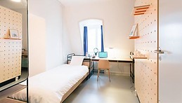 Shared/Double room for 1 male student available from the 1st of