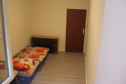 Single Bed in newly Furnished rooms for rent in Smíchov