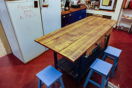 Soleado quarto em apartamento em zona histórica de Lisboa