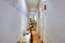 Soleado quarto em apartamento em zona histórica de Lisboa