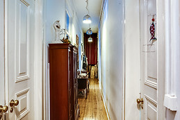 Soleado quarto em apartamento em zona histórica de Lisboa