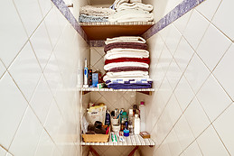 Soleado quarto em apartamento em zona histórica de Lisboa