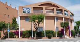 Somos una familia con 2 hijas, de 17 y 14 años, la vivienda es u