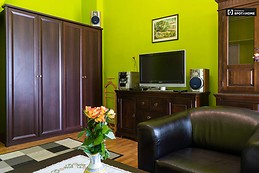 spacious-1-bedroom-apartment-rent-lipotvaros-81cb4664793bac4d091