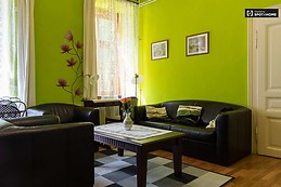 spacious-1-bedroom-apartment-rent-lipotvaros-dc8ec215b51a7766436