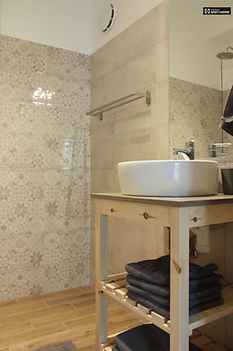 spacious-1-bedroom-apartment-rent-zuglo-24ccdf91299faf40d0c1a555