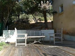 Studio meublé à louer dans une villa avec vue sur mer