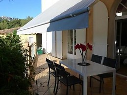 Studio meublé à louer dans une villa avec vue sur mer