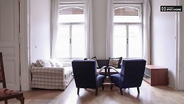 Stylish 2-bedroom apartment for rent in central Terézváros, near Metro