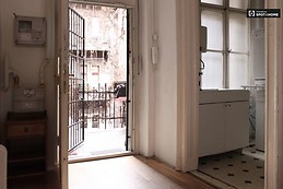 stylish-2-bedroom-apartment-rent-central-terezvaros-near-metro-6