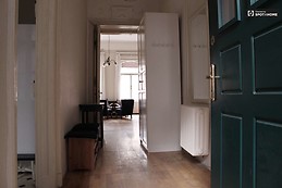 stylish-2-bedroom-apartment-rent-central-terezvaros-near-metro-6