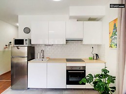 stylish-2-bedroom-apartment-rent-jozsefvaros-34608c8470f7a928561