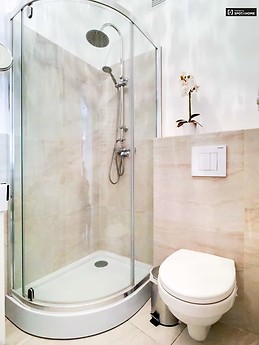 stylish-2-bedroom-apartment-varkerulet-45f758ebf2f8fb6d277239824