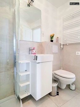 stylish-2-bedroom-apartment-varkerulet-e53ed5c0869bd54deefd185a8