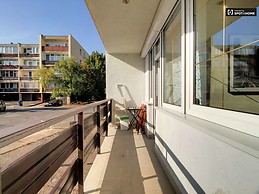 sunny-1-bedroom-apartment-balcony-rent-district-3-obuda-bekasmeg