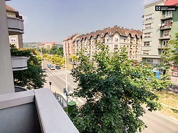 sunny-3-bedroom-apartment-balcony-ac-rent-kelenfold-71c87096d1aa