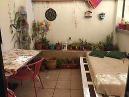 Sunny and big room in Malaga city center