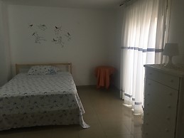 Sunny and big room in Malaga city center