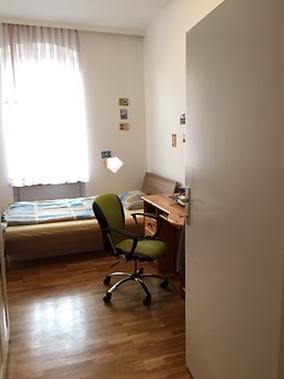Sunny Cosy Room in Linz