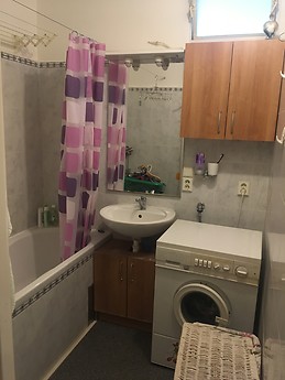 Sunny furnished bedroom in shared appartment 15 minut to Floren