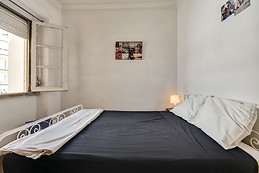 Sunny and large appartment in middle of Lisbon