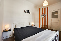 Sunny and large appartment in middle of Lisbon